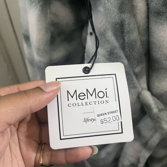 MeMoi Plush Hooded Robes - Picture 6 of 7